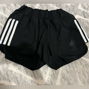 Adidas Shorts - M